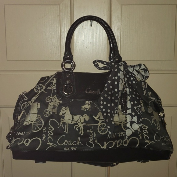 Coach Handbags - Coach purse